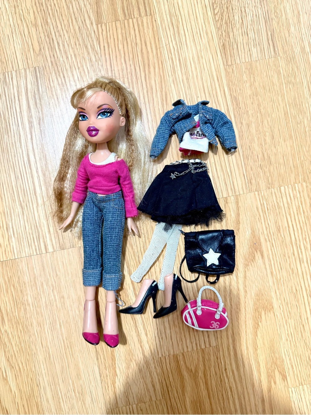 Bratz Flashback Fever Cloe
